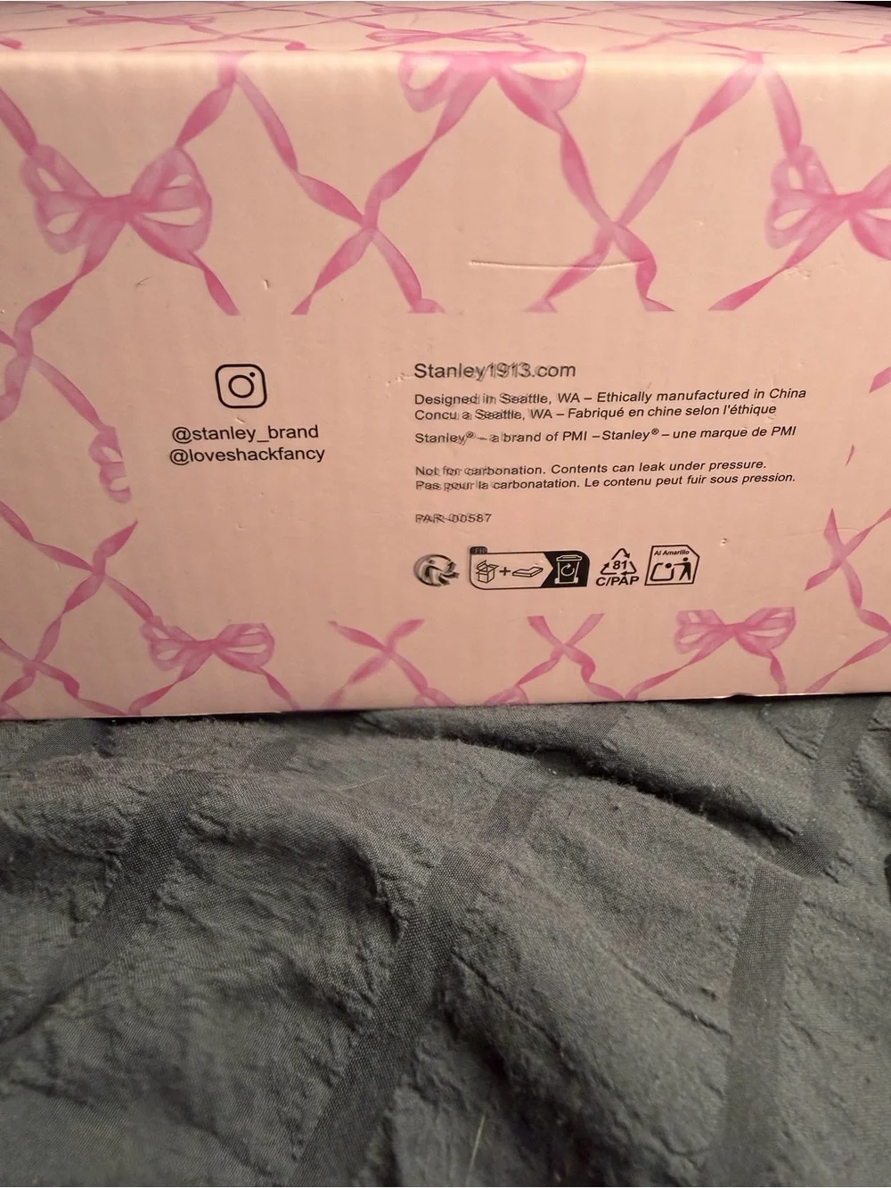 Stanley x LoveShackFancy Quencher H2.0 40 oz Pink Ribbon Bow Tumbler NEW Box
